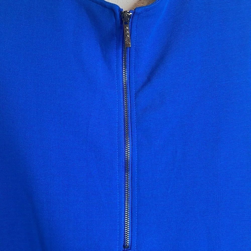 Dress - Picture 4 of 4